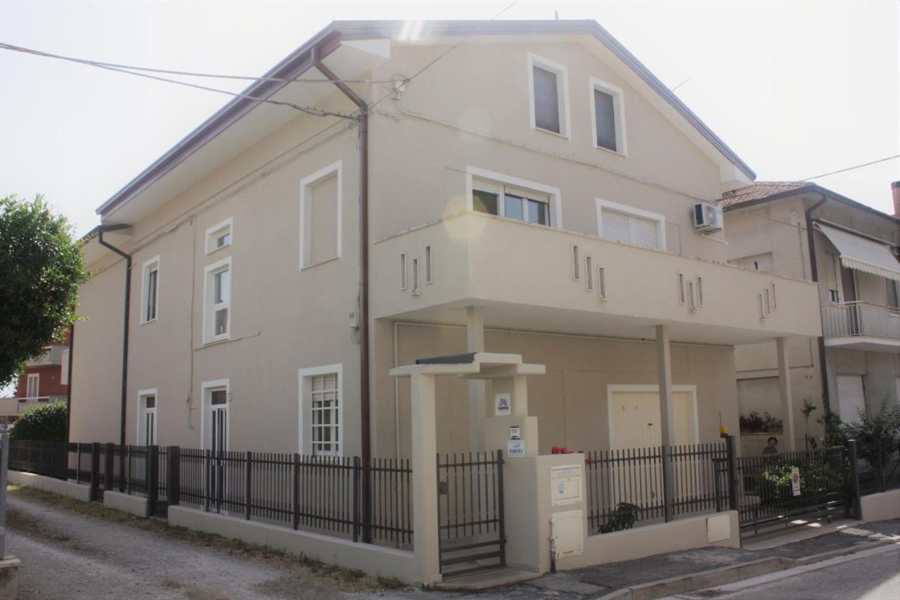 Maruru B & B Dell'Arte Civitanova Marche Exterior foto